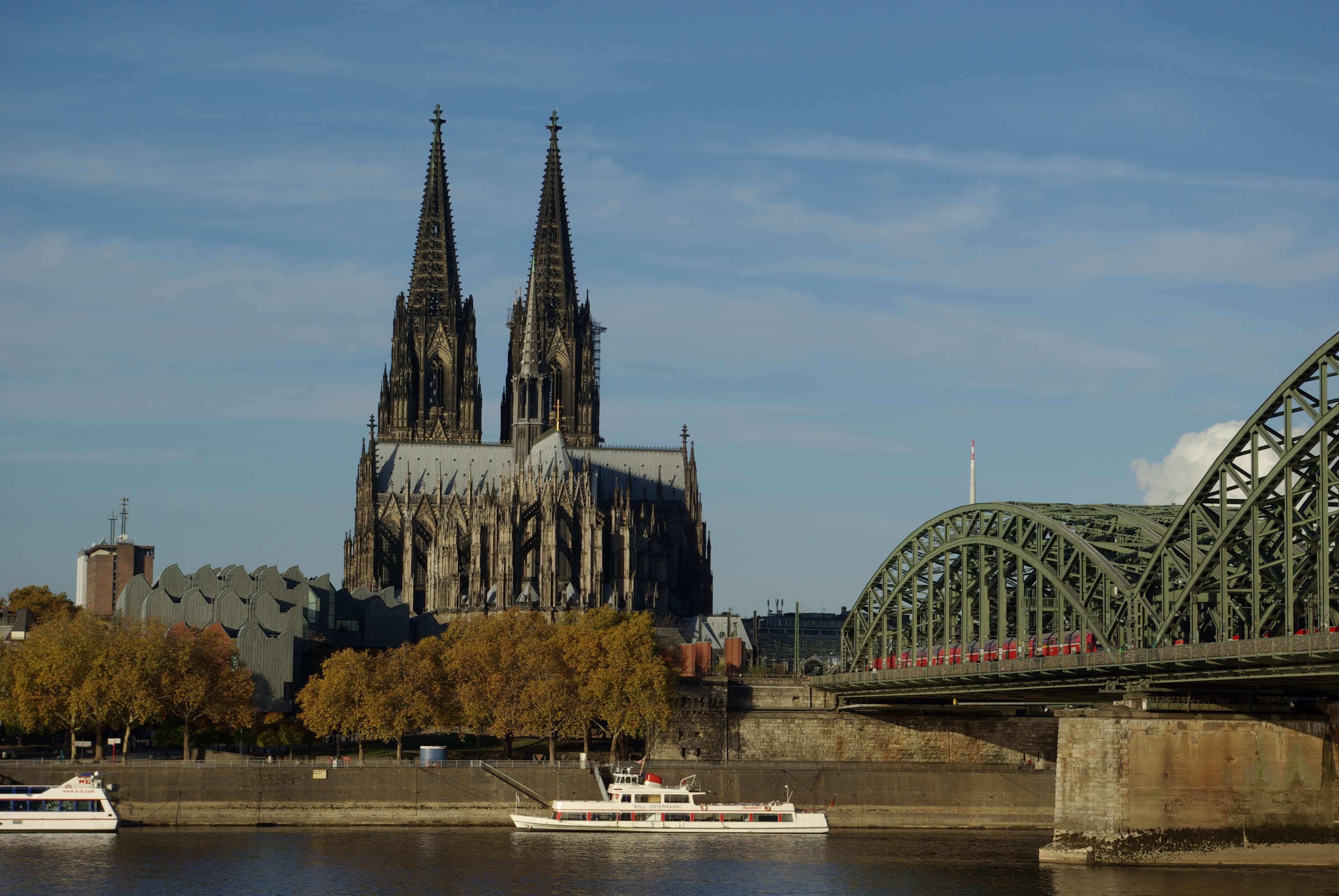 Perform_Cologne_1